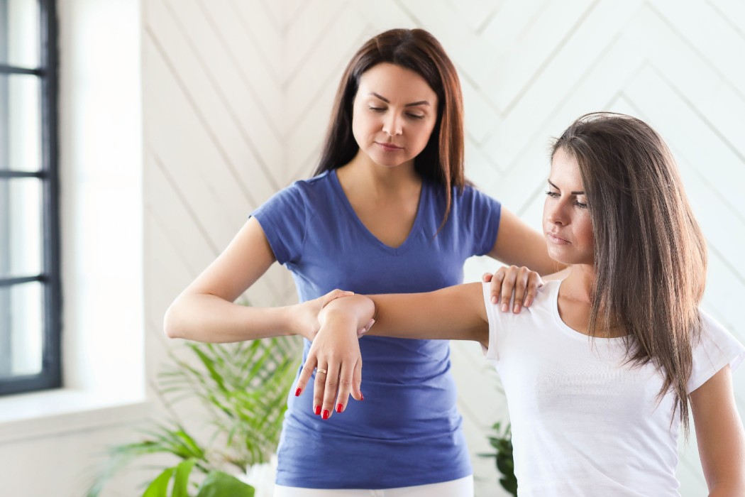 Chiropractor Kolkata: Relieve Office Syndrome with Spine Studio